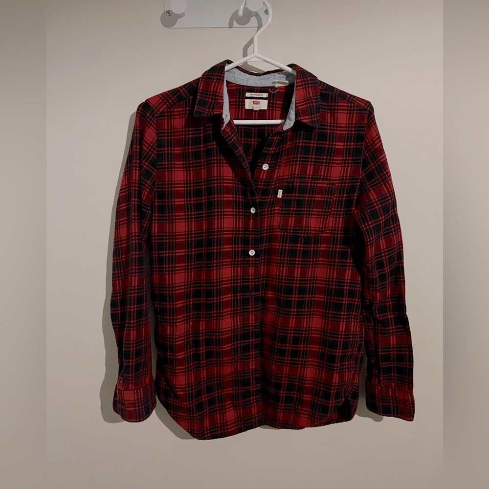Levi’s ‘boyfriend fit’ Button-up